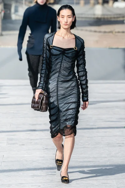 Look 15